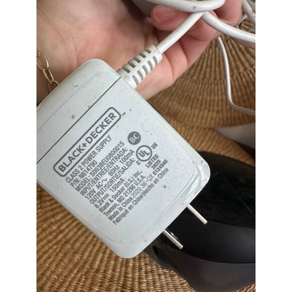 Black and decker, cordless lithium, duster, buster vacuum - Picture 9 of 9